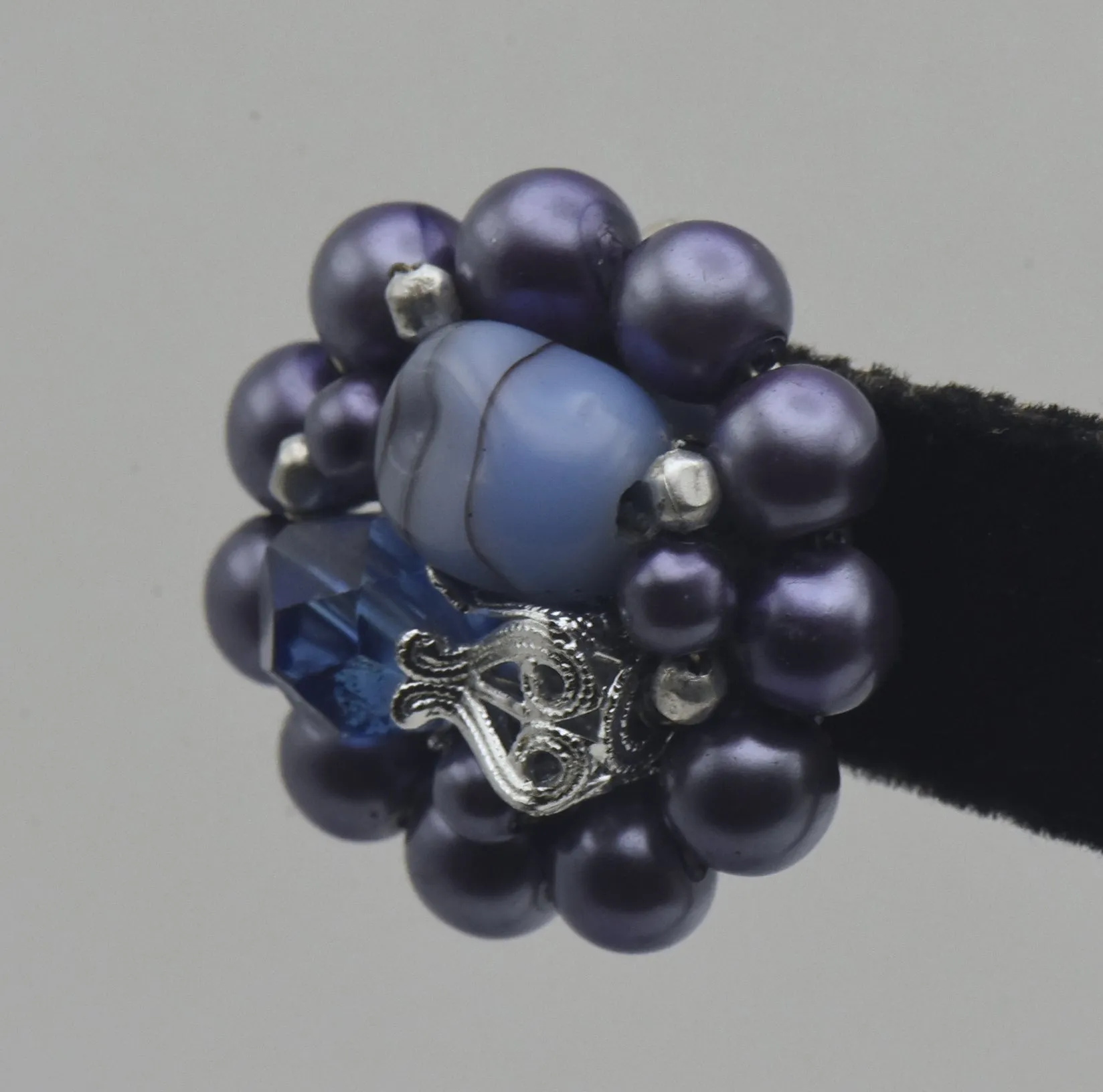 UNMATCHED Vintage Silver Tone and Bead Clip-On Earring